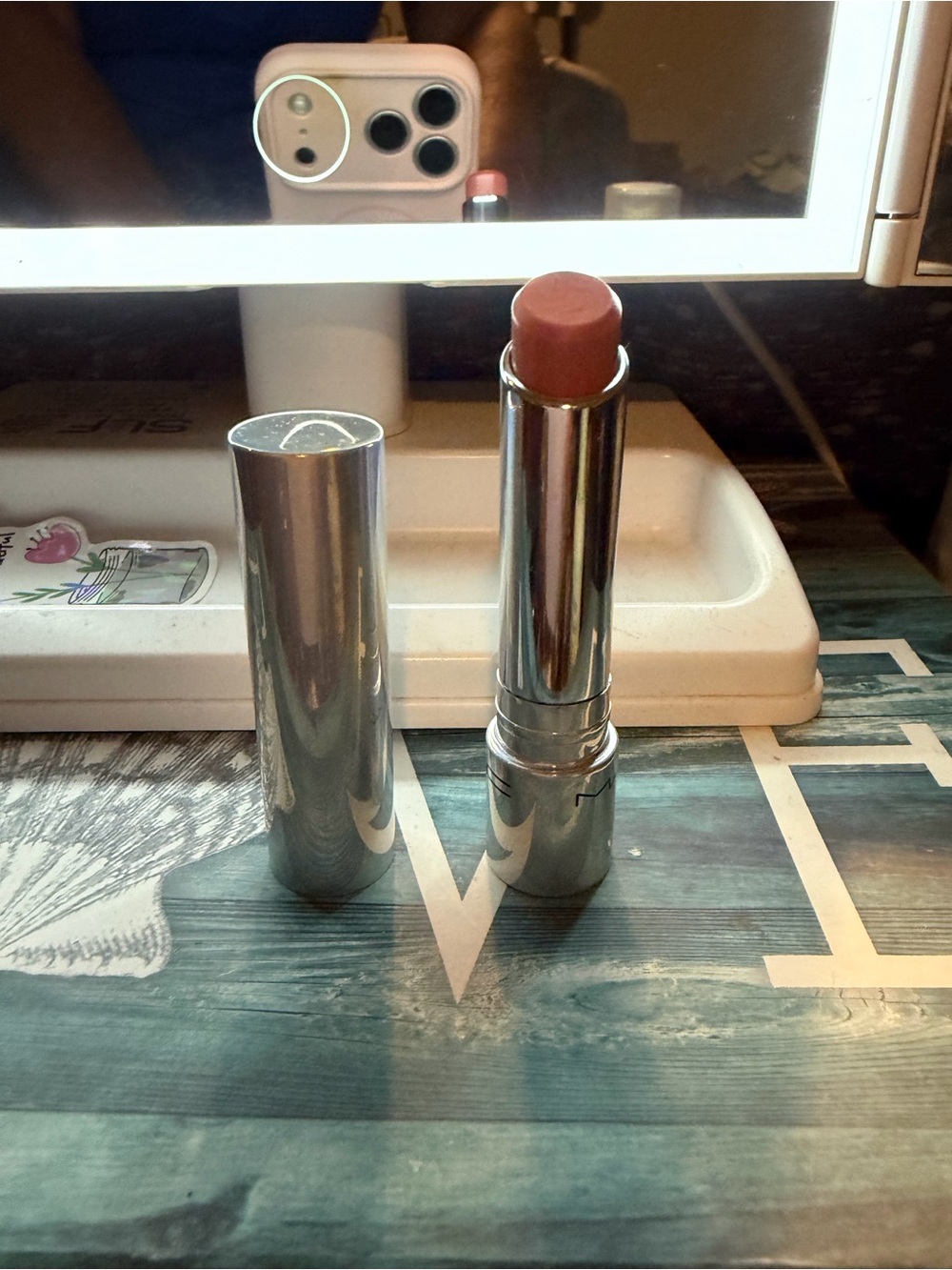 MAC -Introvert -Lipstick - Picture 2 of 4